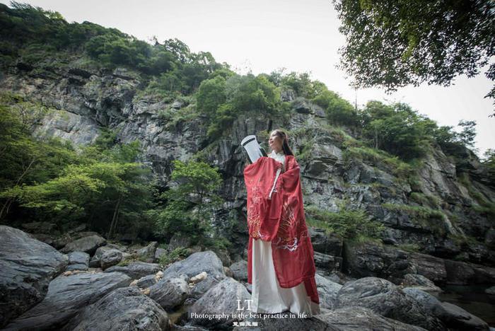 闲鱼玩家自制USB“漂流瓶”钨丝灯，吸引5.3万人围观
