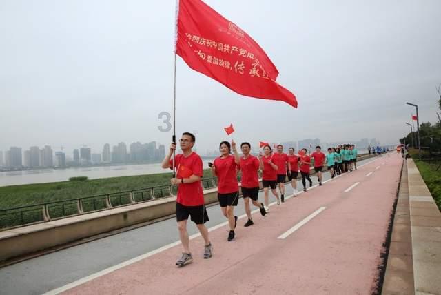 兄弟7人阵亡6个，连同父母，指导员为他写8块灵牌，全连一起祭奠