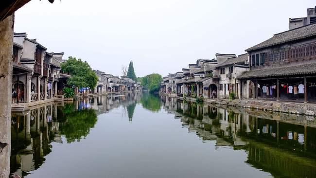 破船快沉了，菲扬言开发9座强占岛礁，不惜一战，中方警告马科斯